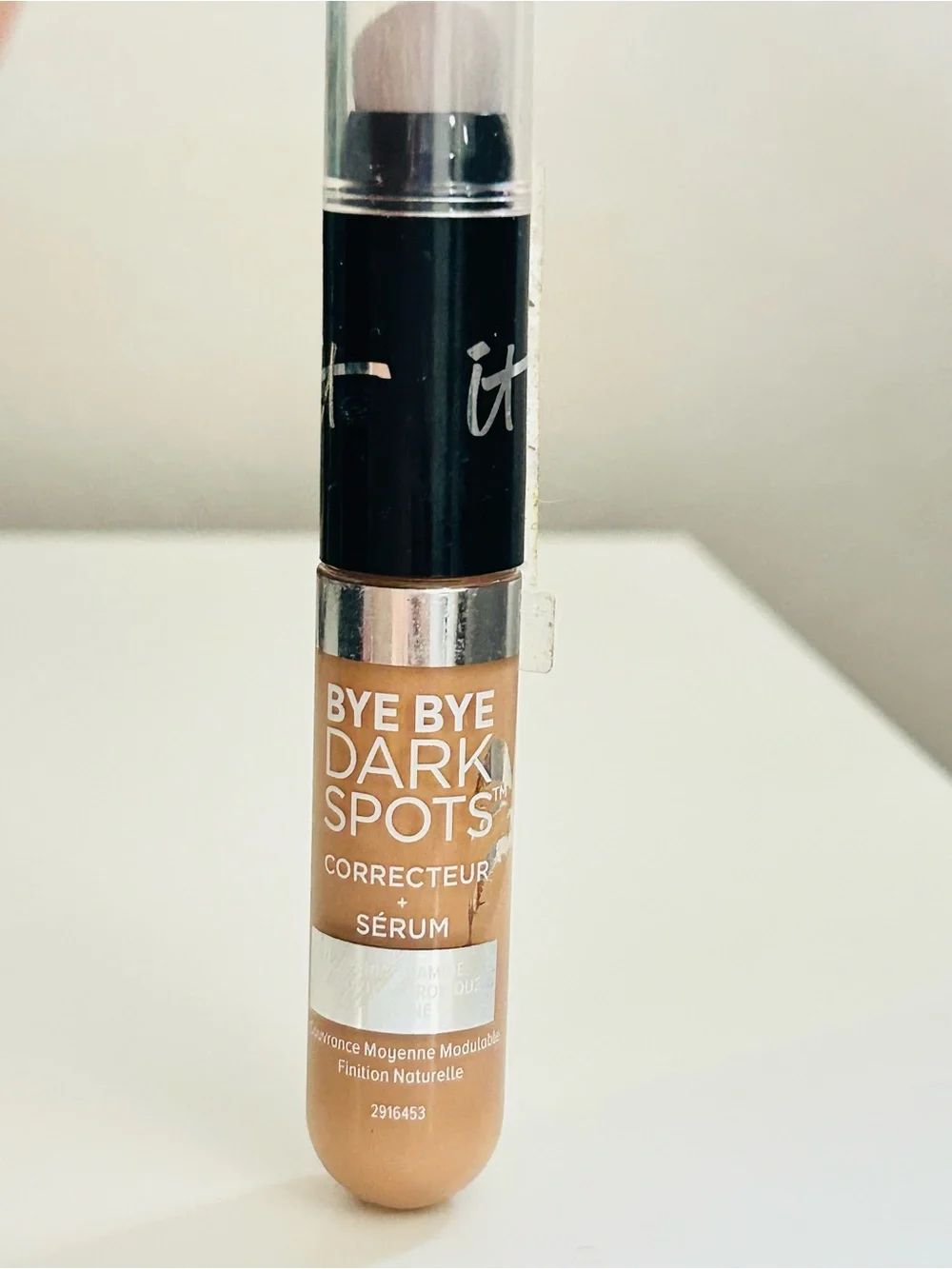 it cosmetics Bye Bye Dark Spots Corrector + Serum shade: tan cool